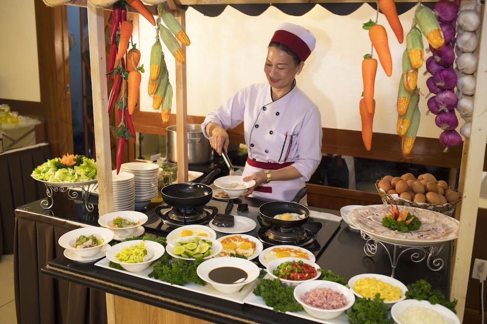 Vien Dong - Near Bui Vien Walking Street होटल Ho Chi Minh City